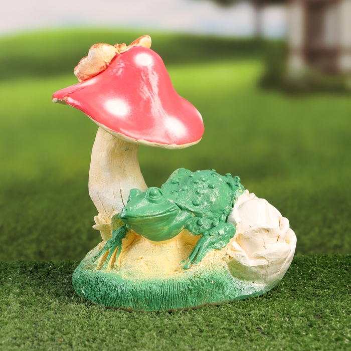 Садовая фигура  Садовая фигура "Лягушка на грибе" 21х18х20см