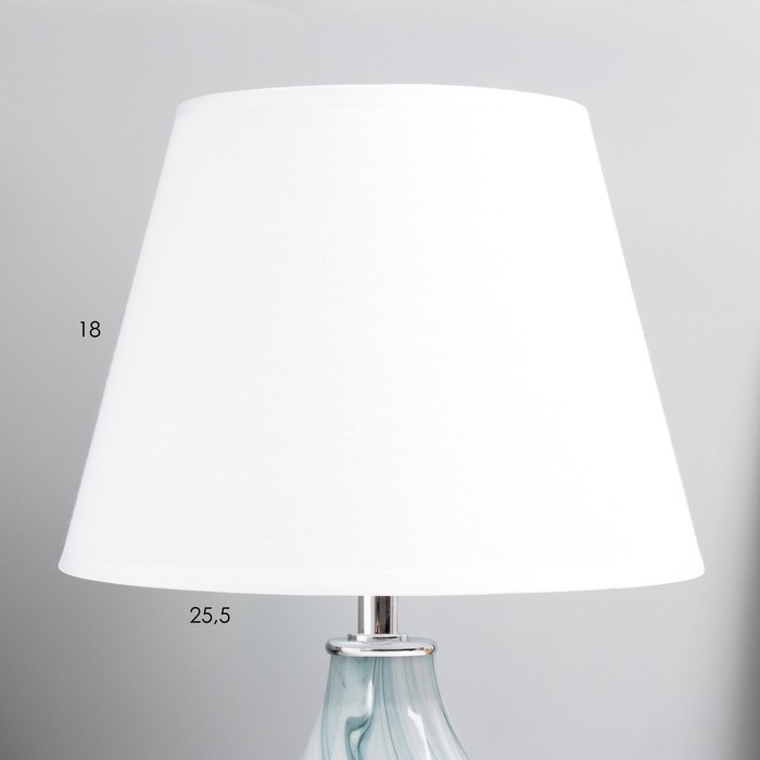 Настольная лампа Настольная лампа "Фьюжн" E14 40Вт белый 25х25х39 см RISALUX