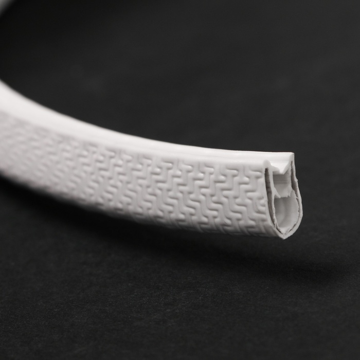 Защитная накладка на контур двери, металлический сердечник, 5 м, белый Защитная накладка на контур двери, металлический сердечник, 5 м, белый