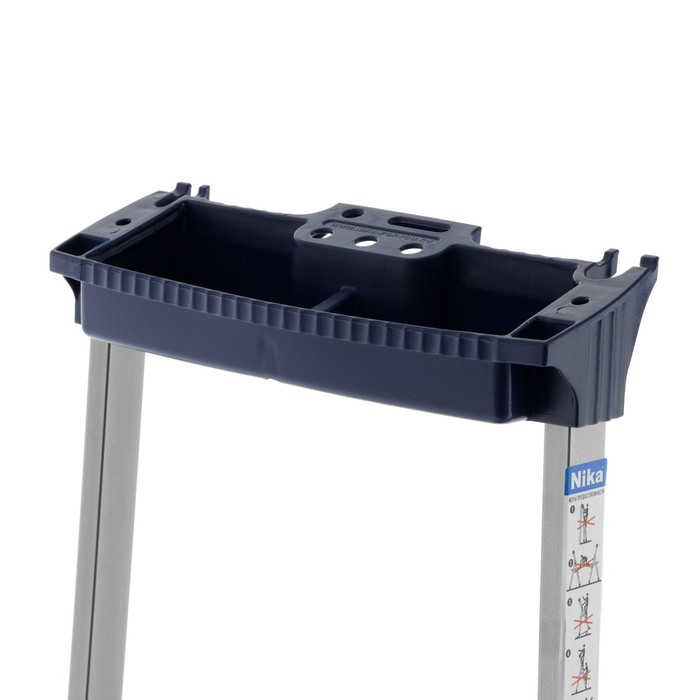 Стремянка Nika СП4, высота до рабочей площадки 845 мм , 4 ступени Стремянка Nika СП4, высота до рабочей площадки 845 мм , 4 ступени