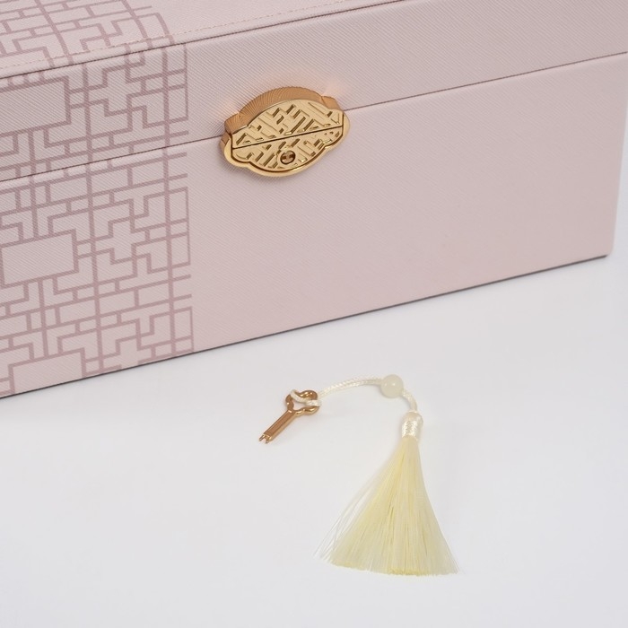 Шкатулка кожзам для украшений сундук"Кулон на сакуре. Узоры" бежевая" 26х20х13 см