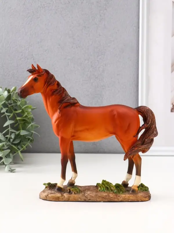 Сувенир полистоун Сувенир полистоун "Гнедая лошадь в кузне" 21х5,5х20 см