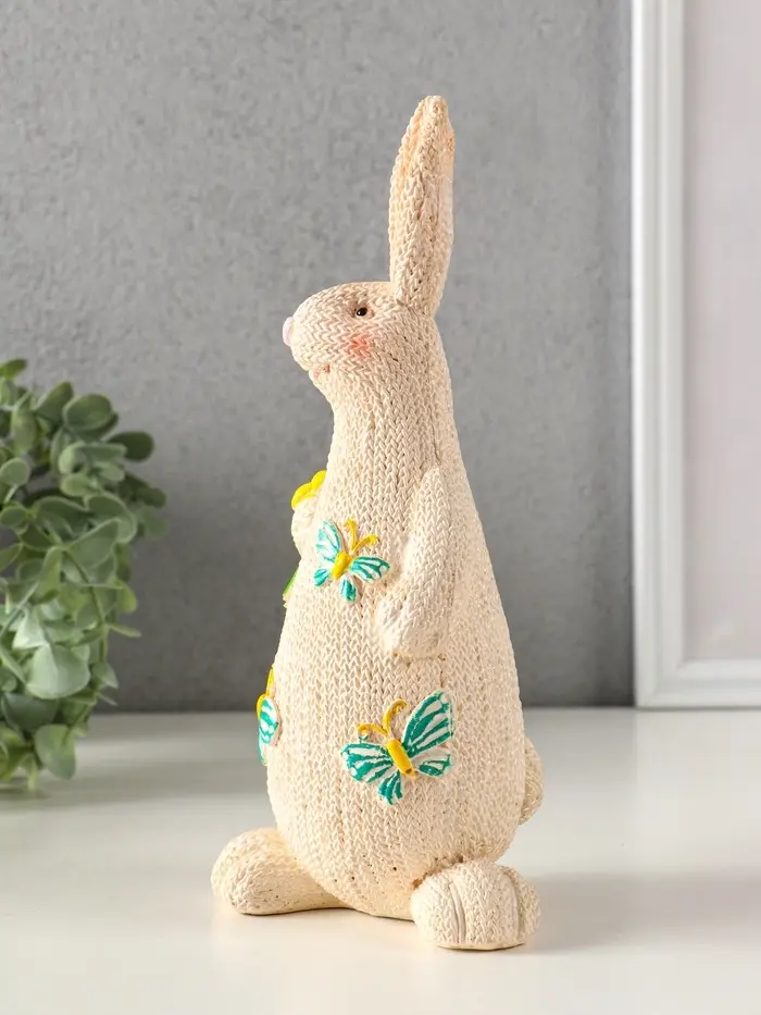 Сувенир полистоун "Зайка вязанный с букетом цветов" 8х10,5х23 см Сувенир полистоун "Зайка вязанный с букетом цветов" 8х10,5х23 см