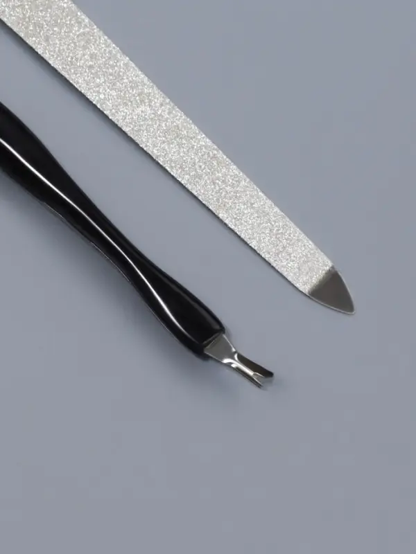 Набор маникюрный, 2 предмета, на блистере, чёрный, серебристый