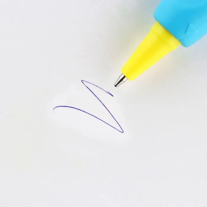 Ручка шариковая синяя паста 0.5 мм ArtFox Study тренажер для письма Ручка шариковая синяя паста 0.5 мм ArtFox Study тренажер для письма