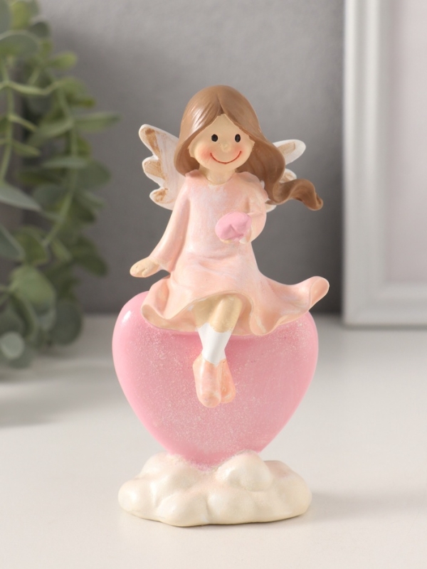 Сувенир полистоун "Малышка-ангел в розовом платье сидит на большом сердце" 6,5х5х13 см