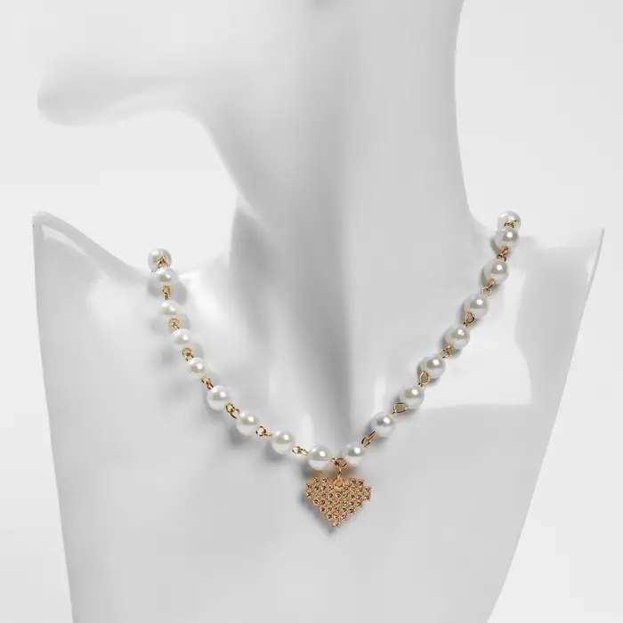 Колье с жемчугом &laquo;Сердце&raquo;, квадратное, шар №6, белое в золоте, L=40 см
