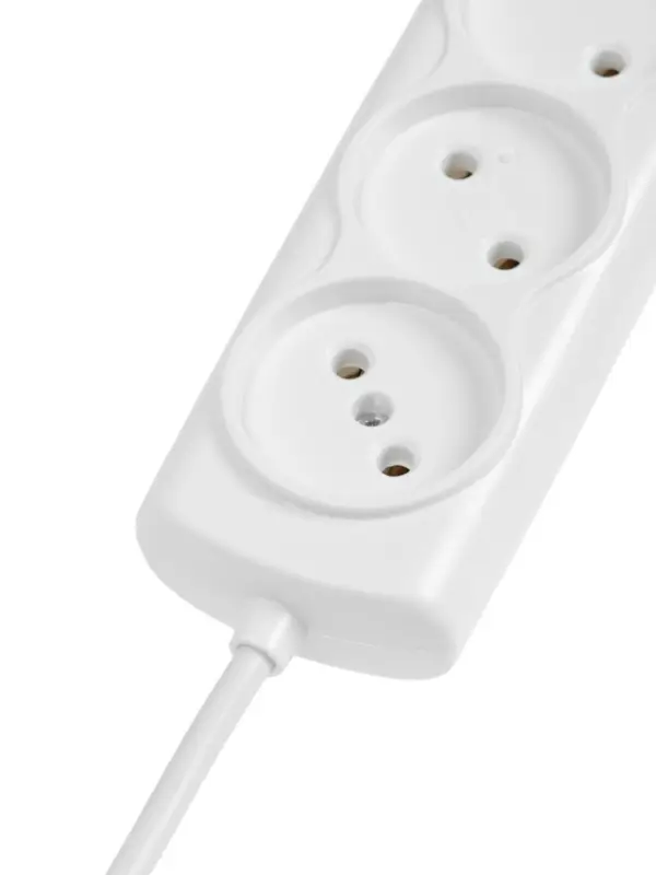 Удлинитель сетевой Luazon Lighting ECO, 4 розетки, 5 м, 10 А, 2200 Вт, без заземления, белый