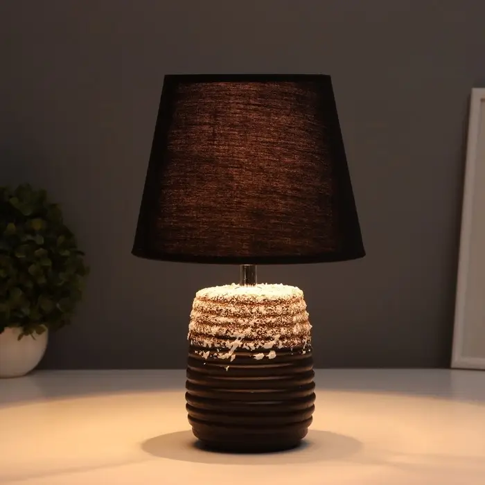 Лампа настольная RISALUX &laquo;Бию&raquo;, 40 Вт, Е14, коричневая, 19.5&times;19.5&times;32 см