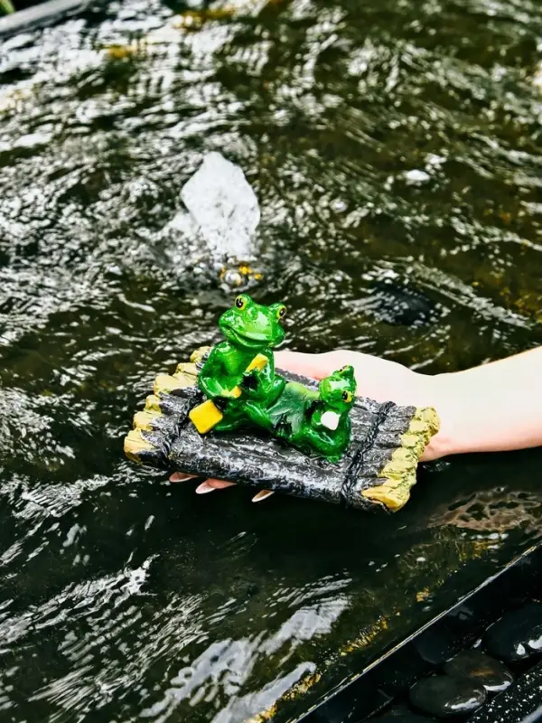 Садовая фигура 17 х 11 х 9,5 см Садовая фигура 17 х 11 х 9,5 см "Лягушки на плоту" Водоплавающая