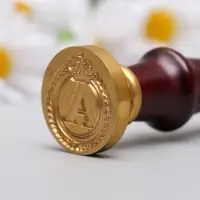 Печать для сургуча с деревянной ручкой &laquo;Корона с буквой A&raquo;, 9&times;2.5&times;2.5 см