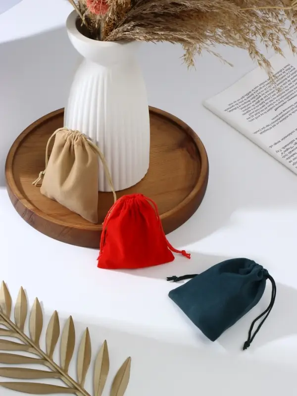 Мешочек бархатный «Ассорти новогодний», 9×10, МИКС Мешочек бархатный «Ассорти новогодний», 9×10, МИКС