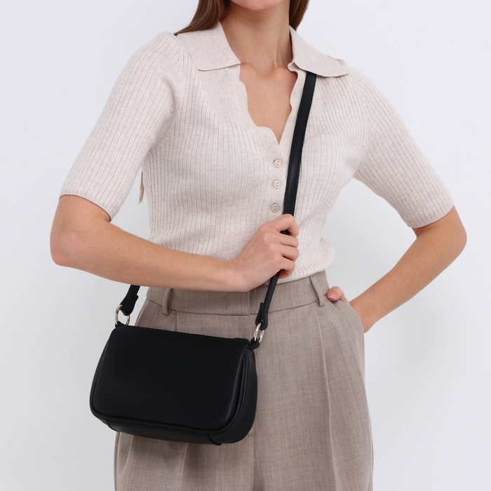 Сумка женская кросс-боди на молнии, цвет чёрный