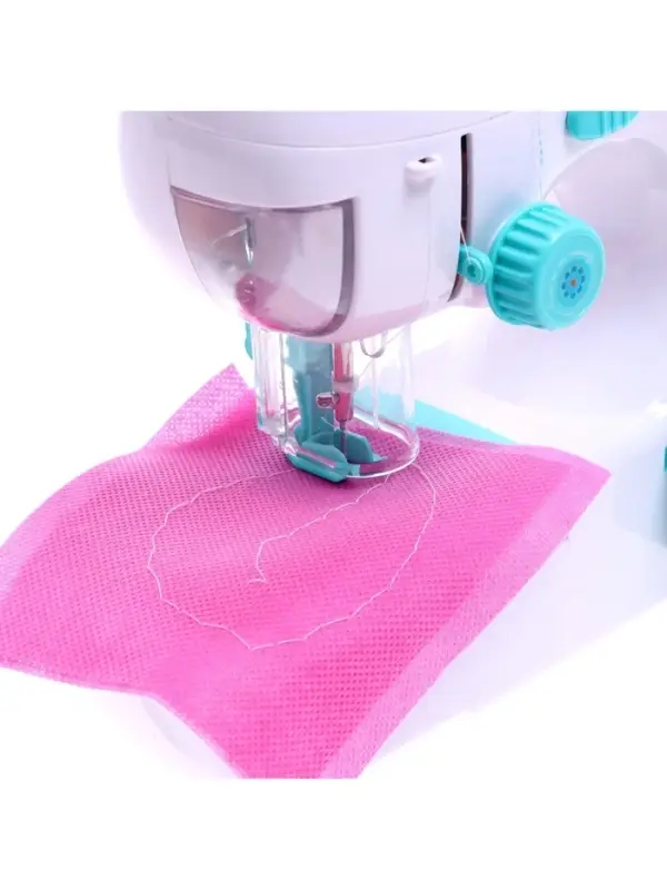 Швейная машинка &laquo;Рукодельница&raquo;, 3 катушки