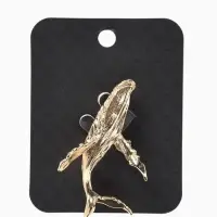 Брошь &laquo;Кит&raquo; морской, цвет золото