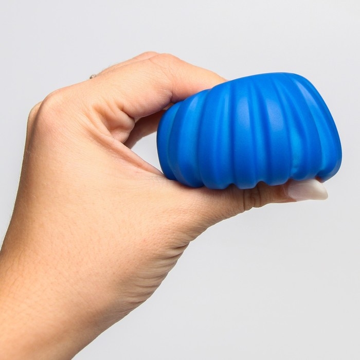 Подарочный набор развивающих мячиков на Новый Год «Ёлочный шар», с пищалкой, 7 шт., Крошка Я Подарочный набор развивающих мячиков на Новый Год «Ёлочный шар», с пищалкой, 7 шт., Крошка Я