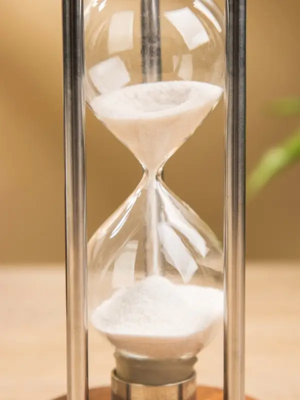 Песочные часы &laquo;Стороны света&raquo;, 6.5&times;6.5&times;18.6 см, на 1.5 минуты