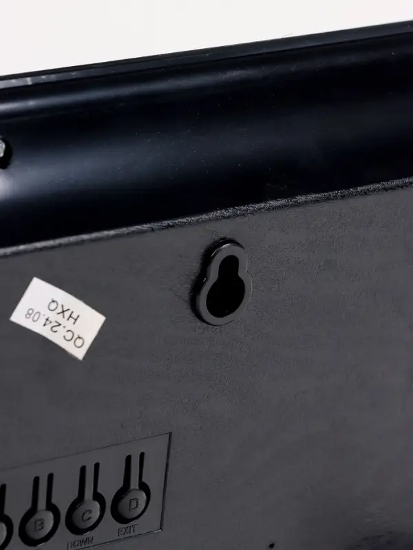 Часы электронные настенные, 36.2&times;15.5 см, белые цифры