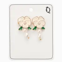 Серьги "Цветок кувшинки", цвет белый в золоте Серьги "Цветок кувшинки", цвет белый в золоте