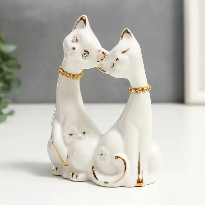 Фигурка керамика &laquo;Белые кот и кошка в цветок, ошейник из страз&raquo;, 12&times;9&times;4.5 см