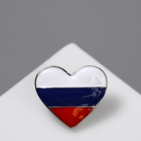 Значок «Россия» в сердце, цветной в серебре