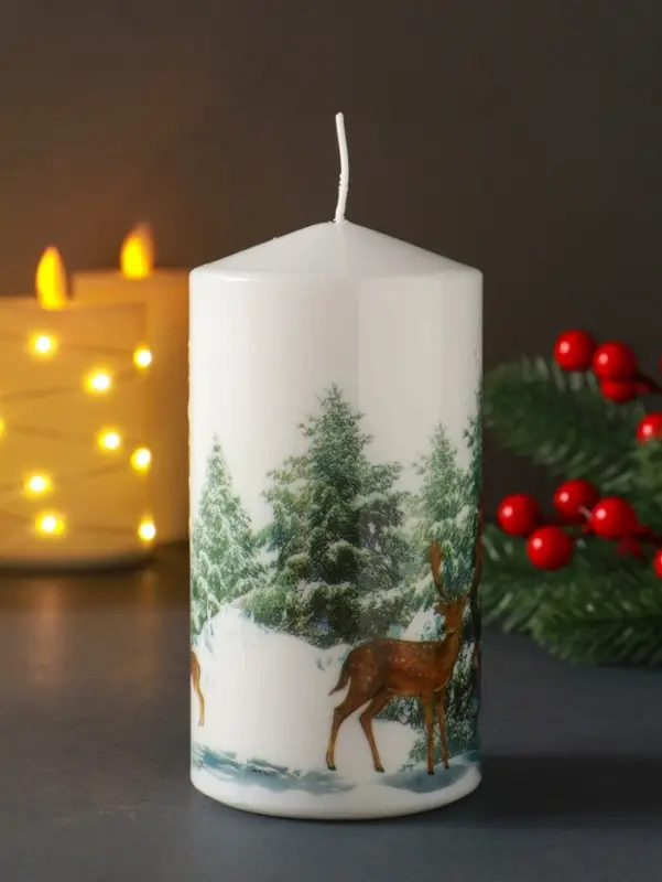 Свеча столб 70х140мм с декором, олени Свеча столб 70х140мм с декором, олени