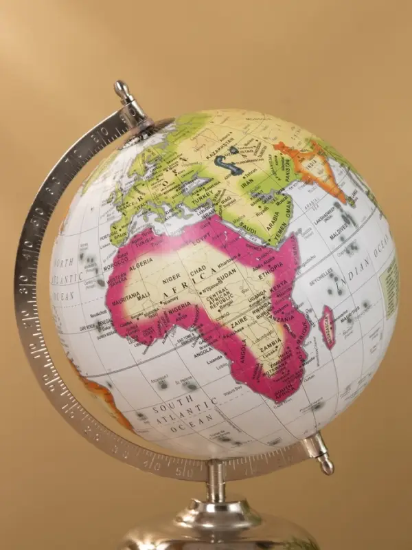 Глобус сувенирный 23х20х29 см, подставка металл Глобус сувенирный 23х20х29 см, подставка металл