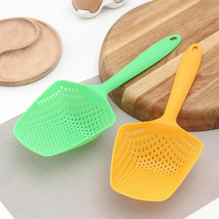 Шумовка «Идеал», пластик, 33 см, МИКС Шумовка «Идеал», пластик, 33 см, МИКС