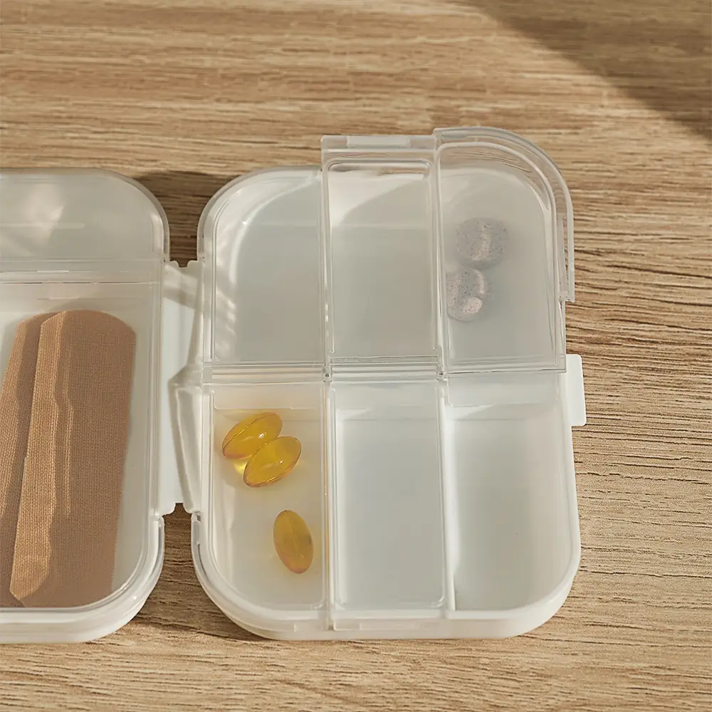 Универсальный бокс тм VETTA, дорожный, 8 отдел., пластик, 10х6х3,5см