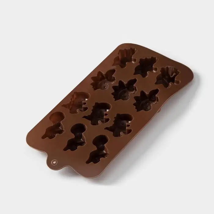 Форма для шоколада Доляна &laquo;Дино&raquo;, силикон, 21&times;11&times;2 см, 12 ячеек (4&times;2.5&times;2 см), коричневая