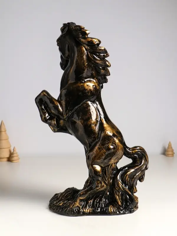 Копилка "Скульптура коня"  высота 45 см , античный
