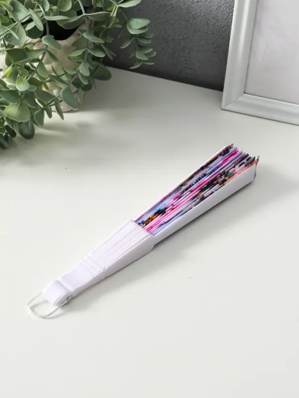 Веер пластик, текстиль Веер пластик, текстиль "Бабочки и цветы на леопарде" МИКС 23 см