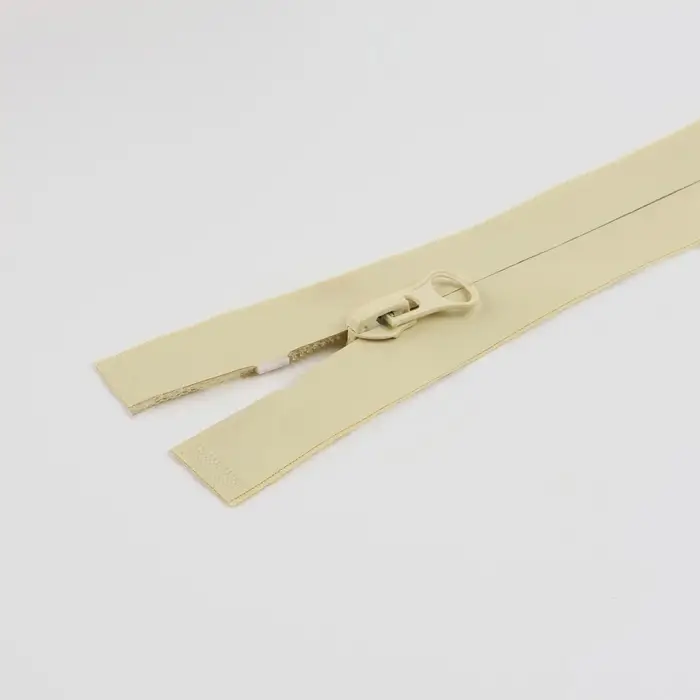 Молния «Спираль», №7, разъёмная, водонепроницаемая, замок автомат, 40 см, светло-бежевая Молния «Спираль», №7, разъёмная, водонепроницаемая, замок автомат, 40 см, светло-бежевая