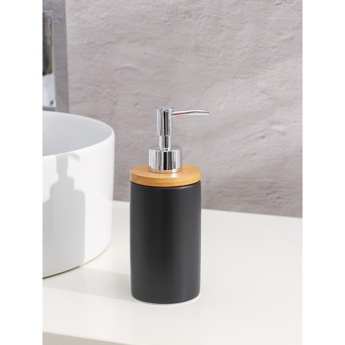 Набор аксессуаров для ванной комнаты SAVANNA «Натура», 2 предмета (дозатор 400 мл, стакан, на подставке), цвет чёрный Набор аксессуаров для ванной комнаты SAVANNA «Натура», 2 предмета (дозатор 400 мл, стакан, на подставке), цвет чёрный