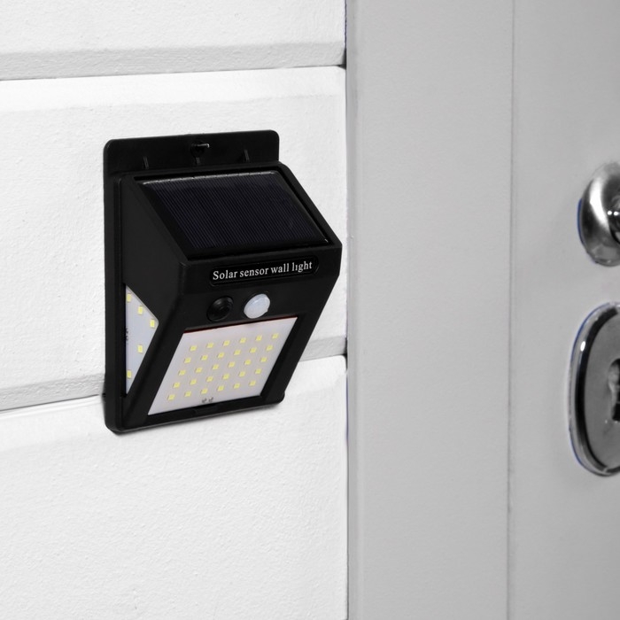 Садовый светильник на солнечной батарее с датчиком движения, накладной, 9.5 × 12.5 × 5 см, 40 LED, свечение белое Садовый светильник на солнечной батарее с датчиком движения, накладной, 9.5 × 12.5 × 5 см, 40 LED, свечение белое