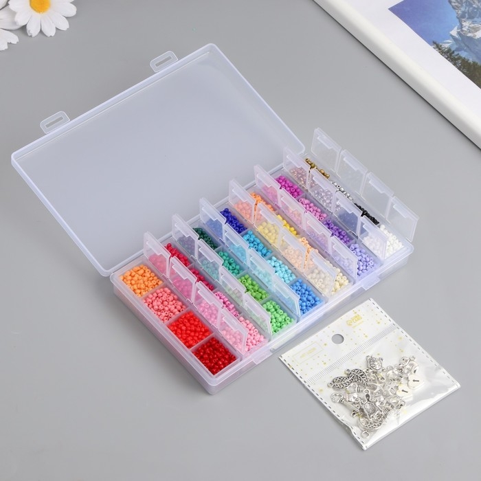 Бисер стекло 8/0 (3 мм) в шкатулке  Бисер стекло 8/0 (3 мм) в шкатулке "Яркий" 28 цветов х 10  гр + декор 17,5х10,5х2,4 см