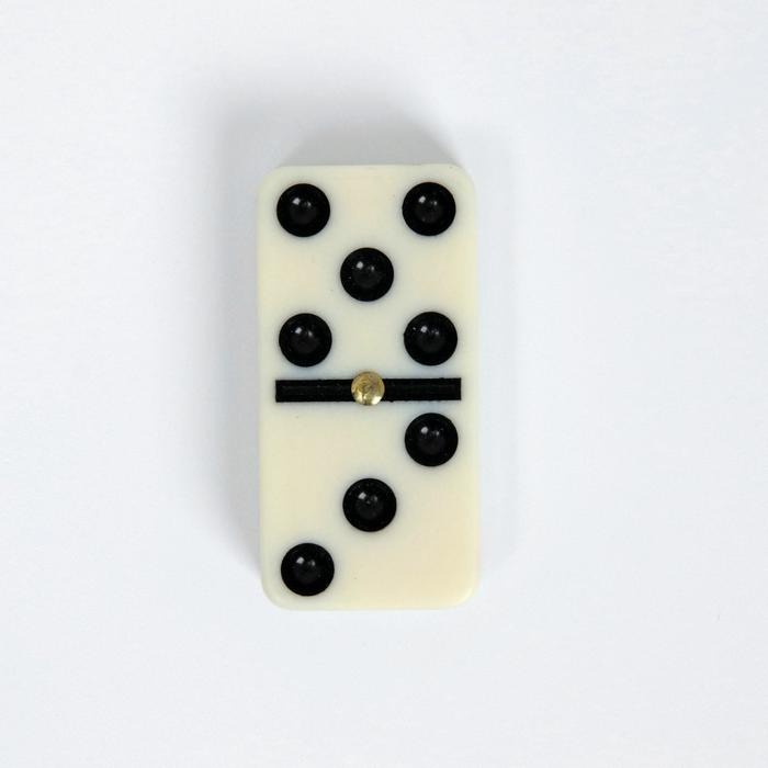 Домино пластиковое Домино пластиковое "Форкас", настольная игра, 11 х 18 см, костяшка 4.5 х 2.5 см, 28 штук