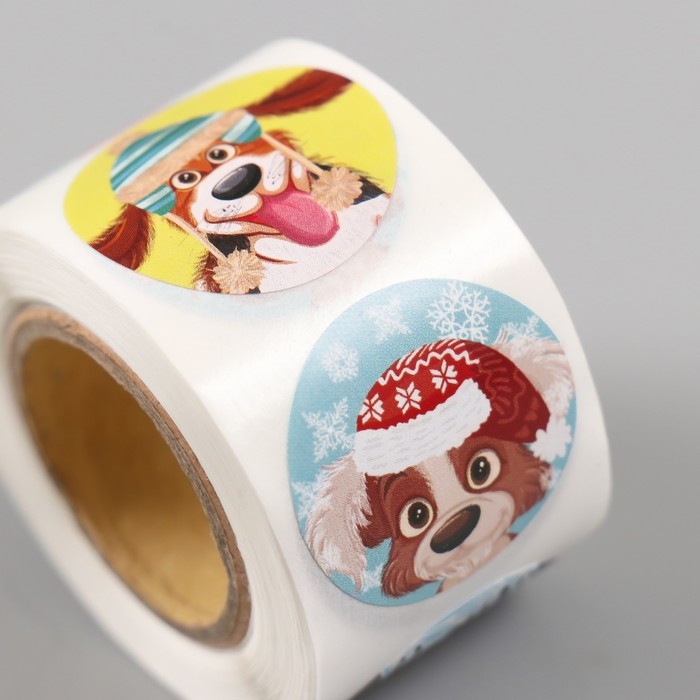 Наклейка бумага Наклейка бумага "Котики и пёсики со снежинками" d=2,5 см 252 шт в рулоне