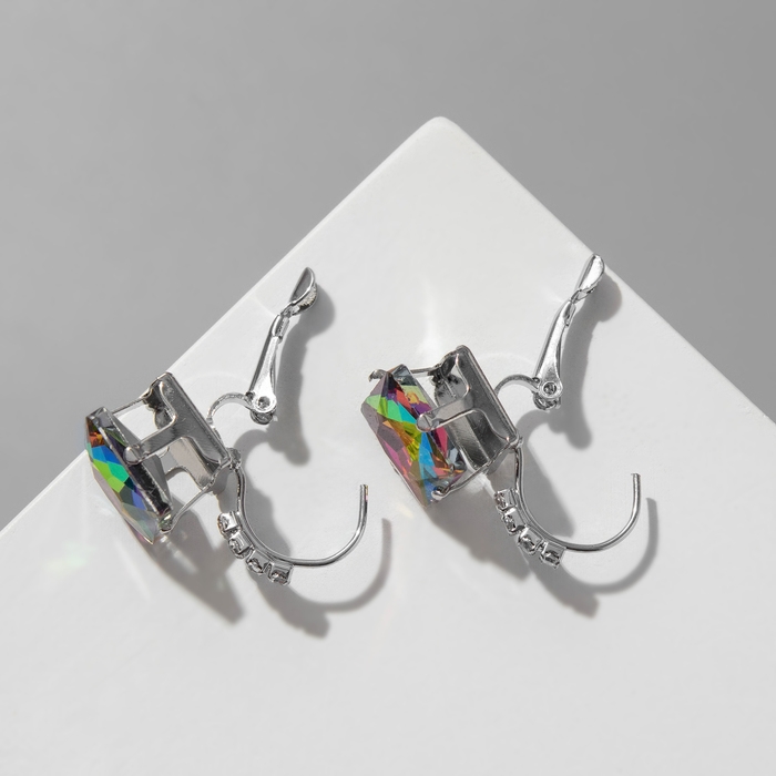 Серьги со стразами Серьги со стразами "Квадрат" мерцание, цвет бело-бензиновый в серебре