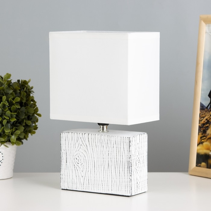 Настольная лампа Настольная лампа "Дивея" Е14 40Вт белый 10х17х29 см RISALUX