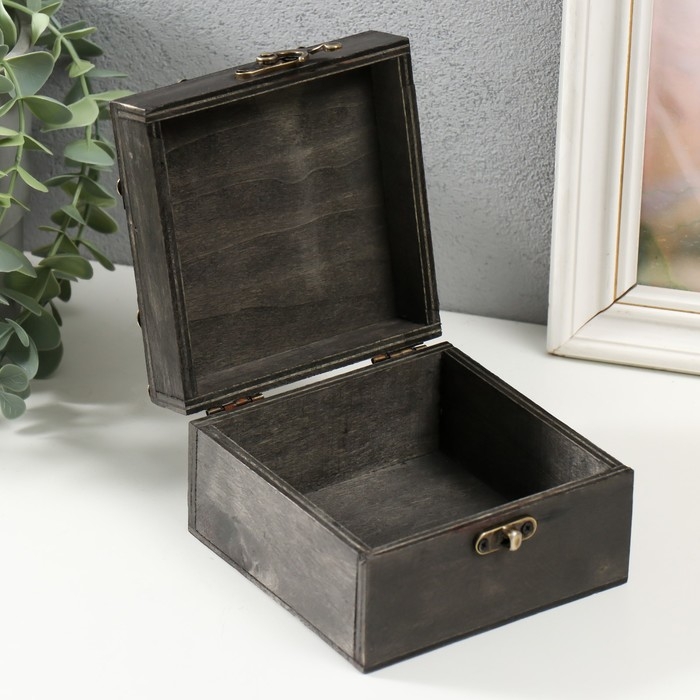 Шкатулка дерево  Шкатулка дерево "С уголками и заклёпками. Герцог" 11,3х11,5х6,8 см