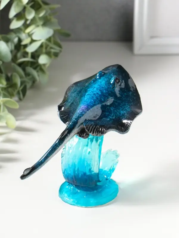 Сувенир полистоун лак "Морской скат на волне" синий 13,2х9,5х11,5 см