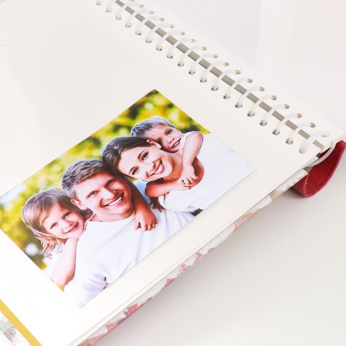 Фотоальбом на 20 магнитных листов 23х28 см, внутр. спираль Фотоальбом на 20 магнитных листов 23х28 см, внутр. спираль "SPb" Санкт-Петербург. Алые пару