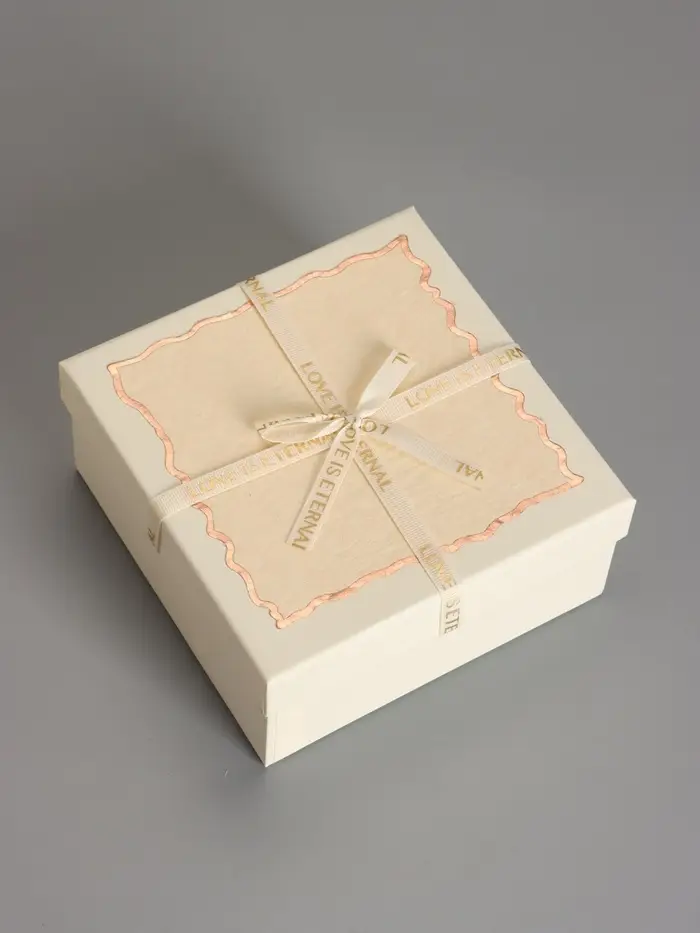 Наборок коробок 3 в 1 прямоугольные 19*19*9.8 17*17*8.0 15*15*6.5 см