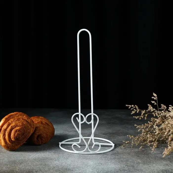 Держатель для бумажных полотенец настольный Доляна &laquo;Сердце&raquo;, 13.5&times;13.5&times;28 см, цвет белый