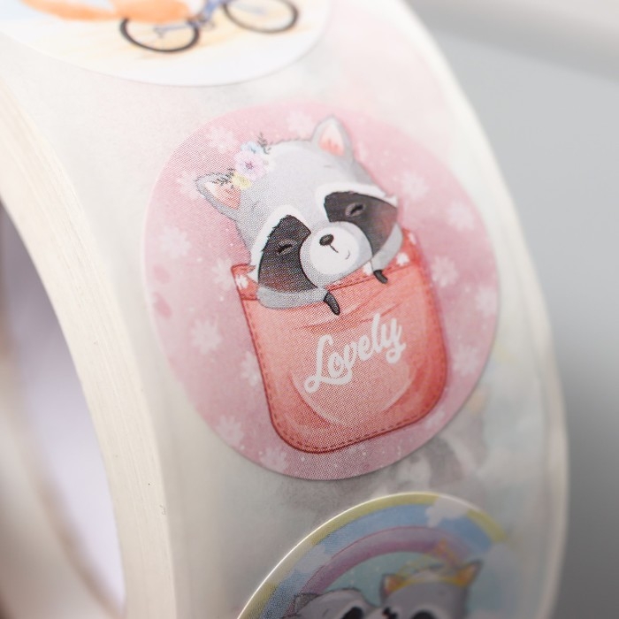 Наклейка бумага "Милые зверята" d=2,5 см 500 шт в рулоне 3х6,5х6,5 см