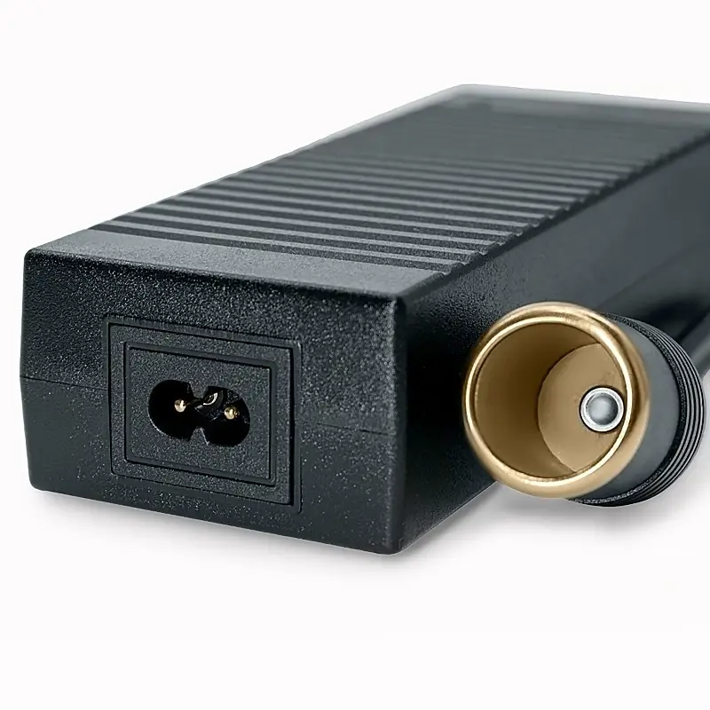 Преобразователь напряжения (сетевой адаптер) 220/12V AVS IN-2210