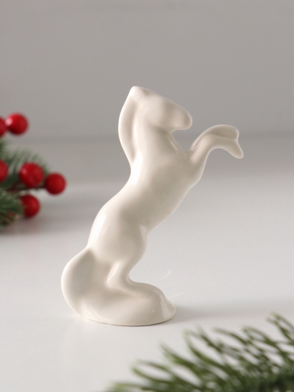 Статуэтка фарфоровая "Конь белый", /глазурь/,  9 см