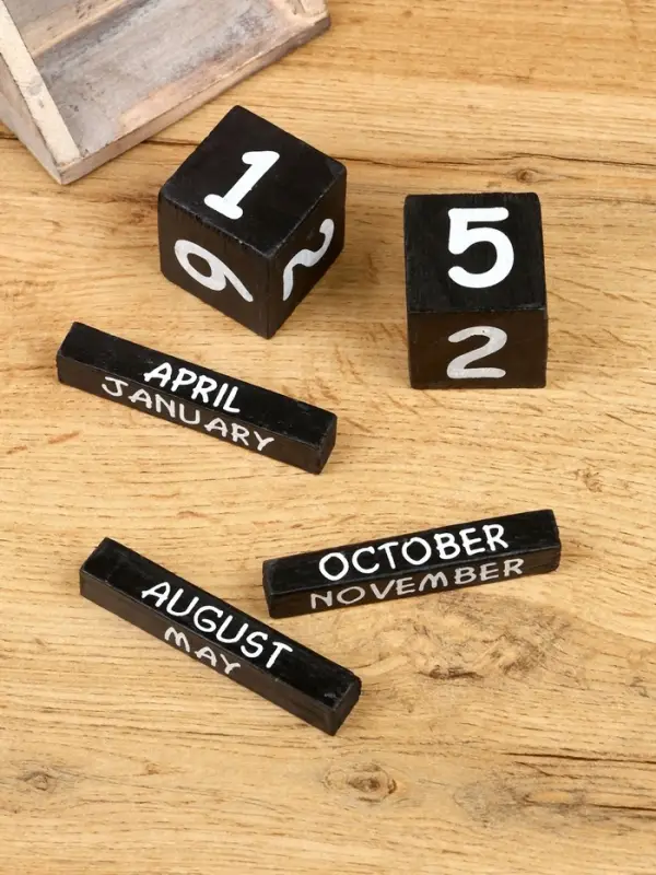 Календарь настольный &laquo;Мопед&raquo;, 14&times;5.5&times;14 см, дерево, красный