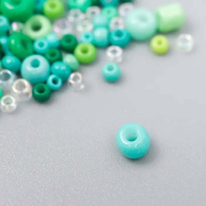 Бисер стекло 6/0 - 15/0 «Ассорти зелёное» d=1.5-4 мм, н-р 10 г Бисер стекло 6/0 - 15/0 «Ассорти зелёное» d=1.5-4 мм, н-р 10 г